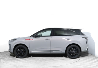 Подержанный автомобиль Hongqi HS3 2024 года (8 фото)