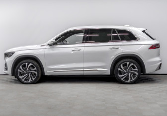 Подержанный автомобиль Geely Monjaro 2023 года (8 фото)