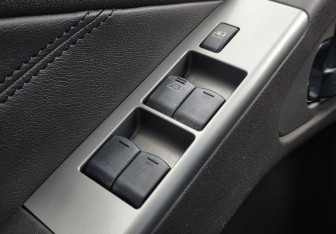 Подержанный автомобиль Nissan Pathfinder 2007 года (15 фото)