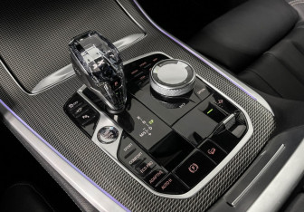 Подержанный автомобиль BMW X5 2022 года (16 фото)