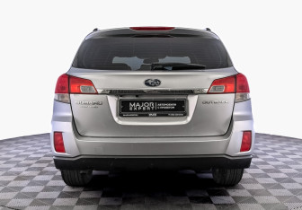 Подержанный автомобиль Subaru Outback Wagon 2011 года (6 фото)