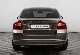 Подержанный автомобиль Volvo S80 2007 года (6 фото)