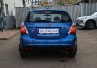 Подержанный автомобиль Kia Rio Hatchback 2010 года (5 фото)