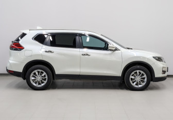 Подержанный автомобиль Nissan X-Trail 2019 года (4 фото)