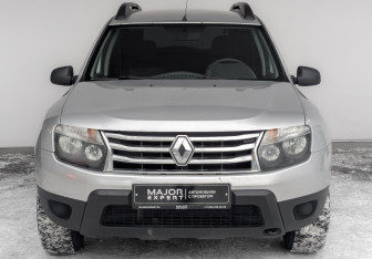 Подержанный автомобиль Renault Duster 2013 года (2 фото)
