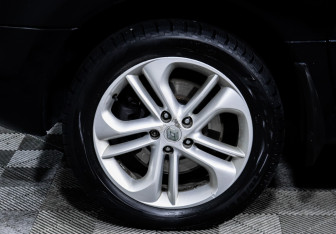 Подержанный автомобиль Renault Koleos 2010 года (15 фото)