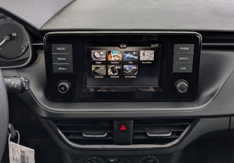 Подержанный автомобиль Skoda Rapid Liftback 2021 года (16 фото)