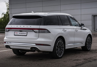 Подержанный автомобиль Lincoln Aviator 2020 года (5 фото)