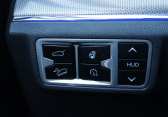 Подержанный автомобиль Hongqi HS5 2024 года (22 фото)