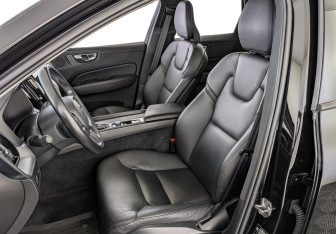 Подержанный автомобиль Volvo XC60 2021 года (20 фото)
