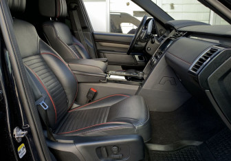 Подержанный автомобиль Land Rover Discovery 2019 года (31 фото)