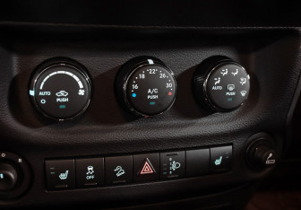 Подержанный автомобиль Jeep Wrangler 2014 года (19 фото)