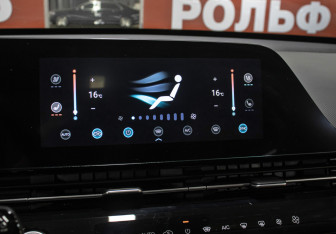 Подержанный автомобиль Omoda C5 2024 года (18 фото)