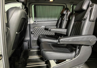 Подержанный автомобиль Mercedes-Benz Viano 2013 года (10 фото)