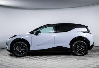 Подержанный автомобиль Zeekr X 2023 года (8 фото)