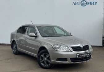Подержанный автомобиль Skoda Octavia Liftback 2011 года (3 фото)