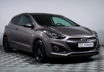 Подержанный автомобиль Hyundai i30 Hatchback 2014 года (3 фото)