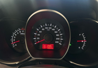 Подержанный автомобиль Kia Rio Sedan 2015 года (13 фото)