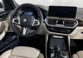 Подержанный автомобиль BMW X3 2022 года (15 фото)