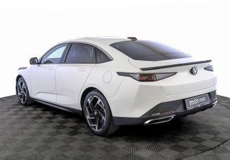 Подержанный автомобиль Changan Lamore 2023 года (7 фото)