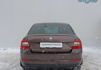 Подержанный автомобиль Skoda Octavia Liftback 2016 года (6 фото)