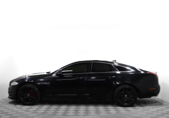 Подержанный автомобиль Jaguar XJ 2015 года (8 фото)