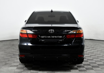 Подержанный автомобиль Toyota Camry Sedan 2014 года (6 фото)