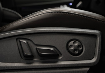 Подержанный автомобиль Audi Q5 2021 года (31 фото)