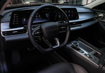 Подержанный автомобиль Chery Arrizo 8 2024 года (13 фото)