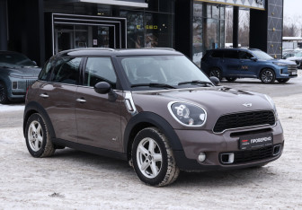 Подержанный автомобиль MINI Countryman 2011 года (3 фото)