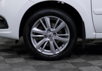 Подержанный автомобиль LADA (ВАЗ) Granta Wagon 2019 года (7 фото)