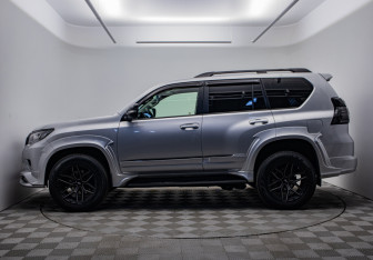 Подержанный автомобиль Toyota Land Cruiser Prado 2021 года (8 фото)