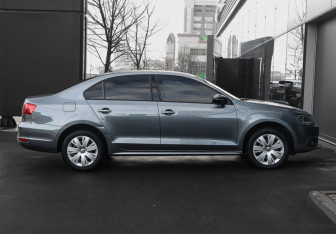Подержанный автомобиль Volkswagen Jetta Sedan 2012 года (4 фото)