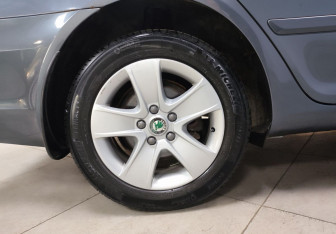 Подержанный автомобиль Skoda Octavia Liftback 2011 года (9 фото)