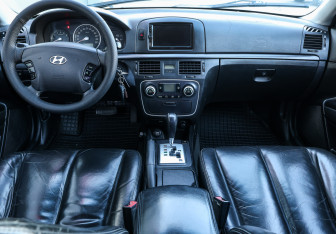 Подержанный автомобиль Hyundai Sonata 2007 года (13 фото)
