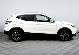 Подержанный автомобиль Nissan Qashqai 2015 года (4 фото)
