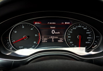 Подержанный автомобиль Audi A6 Sedan 2018 года (13 фото)