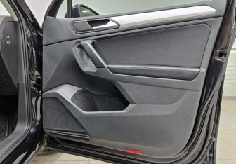 Подержанный автомобиль Volkswagen Tiguan 2020 года (23 фото)