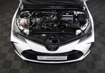 Подержанный автомобиль Toyota Corolla Sedan 2022 года (9 фото)