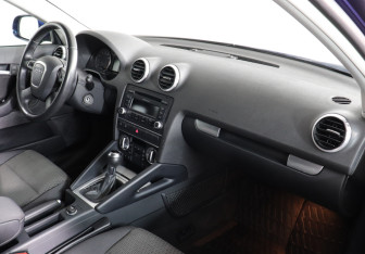 Подержанный автомобиль Audi A3 Hatchback 2012 года (10 фото)