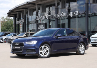 Подержанный автомобиль Audi A4 Sedan 2018 года (22 фото)