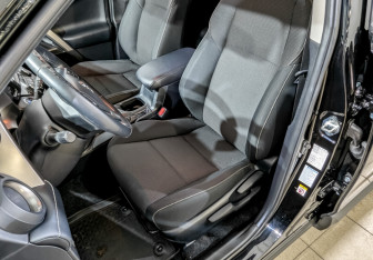 Подержанный автомобиль Toyota RAV4 2018 года (20 фото)