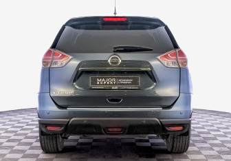 Подержанный автомобиль Nissan X-Trail 2016 года (6 фото)