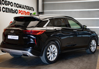 Подержанный автомобиль Infiniti QX50 2018 года (4 фото)