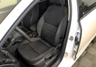 Подержанный автомобиль Skoda Octavia Liftback 2018 года (20 фото)