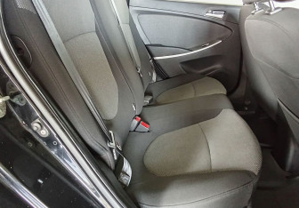 Подержанный автомобиль Hyundai Solaris Hatchback 2011 года (11 фото)