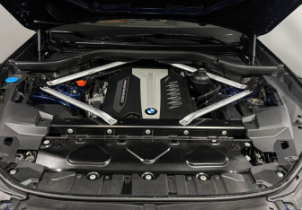 Подержанный автомобиль BMW X5 2018 года (10 фото)