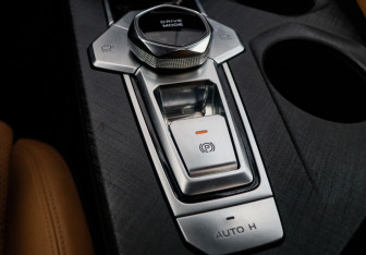 Подержанный автомобиль Changan UNI-V 2023 года (26 фото)