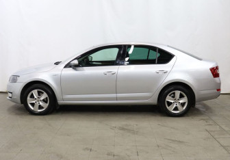 Подержанный автомобиль Skoda Octavia Liftback 2016 года (8 фото)