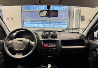 Подержанный автомобиль LADA (ВАЗ) Granta Sedan 2015 года (12 фото)